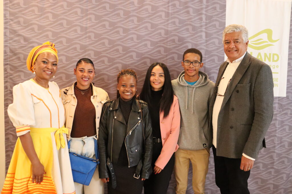 ALLAN GRAY MAKERS INTER-COLLEGE ENTREPRENEURSHIP COMPETITION